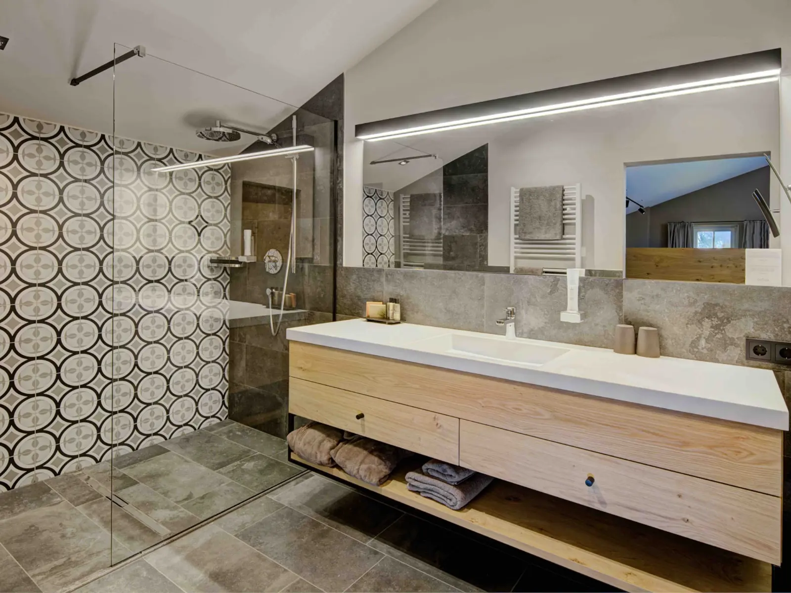Modernes Badezimmer im Hotel Gut Brandlhof